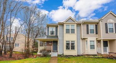 11580 HILL MEADE LN, WOODBRIDGE, Virginia 22192, 3 Bedrooms Bedrooms, ,2 BathroomsBathrooms,Residential,For sale,11580 HILL MEADE LN,VAPW2094942 MLS # VAPW2094942
