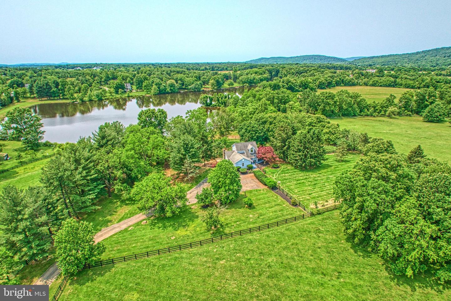 38045 DAWSON GAP LN, HILLSBORO, Virginia 20132, 4 Bedrooms Bedrooms, ,3 BathroomsBathrooms,Residential,For sale,38045 DAWSON GAP LN,VALO2097308 MLS # VALO2097308