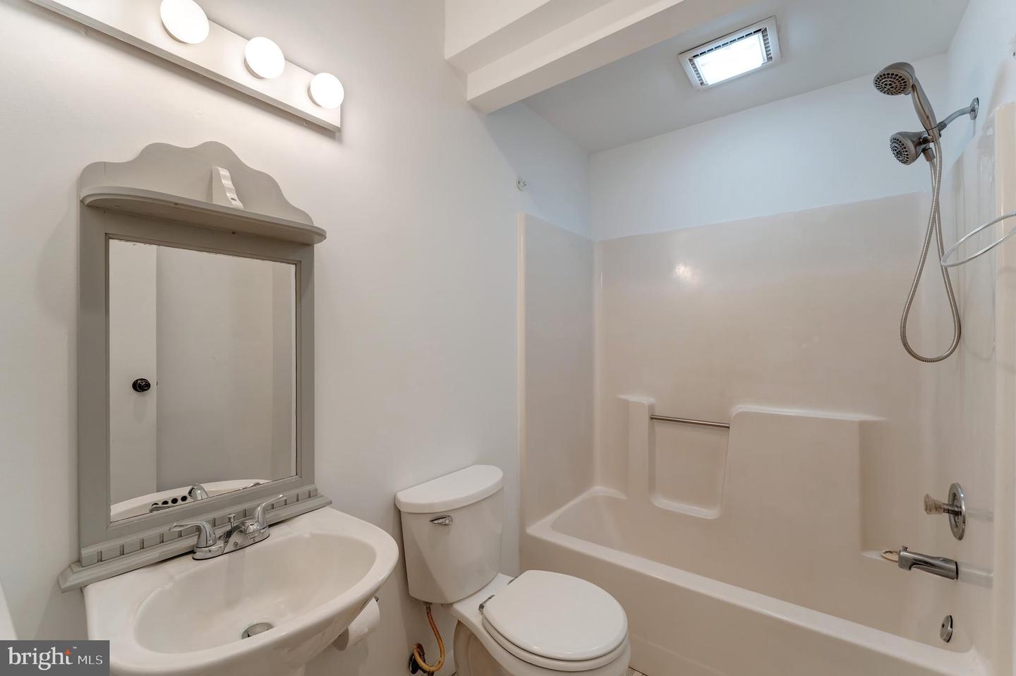 38045 DAWSON GAP LN, HILLSBORO, Virginia 20132, 4 Bedrooms Bedrooms, ,3 BathroomsBathrooms,Residential,For sale,38045 DAWSON GAP LN,VALO2097308 MLS # VALO2097308