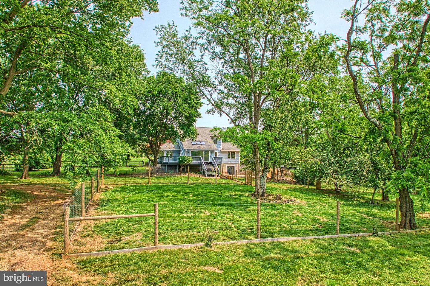 38045 DAWSON GAP LN, HILLSBORO, Virginia 20132, 4 Bedrooms Bedrooms, ,3 BathroomsBathrooms,Residential,For sale,38045 DAWSON GAP LN,VALO2097308 MLS # VALO2097308