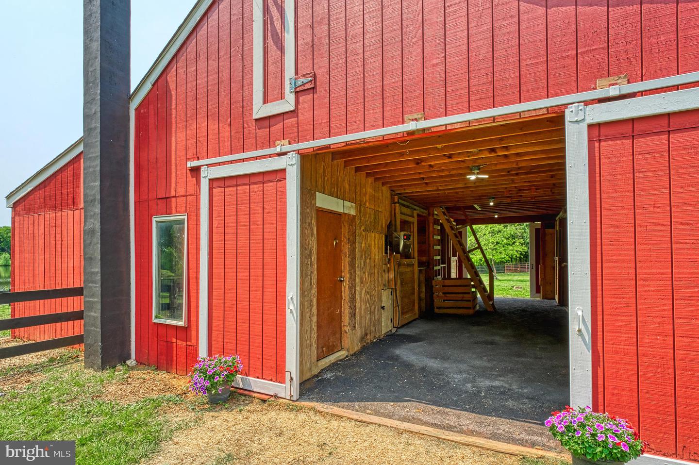 38045 DAWSON GAP LN, HILLSBORO, Virginia 20132, 4 Bedrooms Bedrooms, ,3 BathroomsBathrooms,Residential,For sale,38045 DAWSON GAP LN,VALO2097308 MLS # VALO2097308
