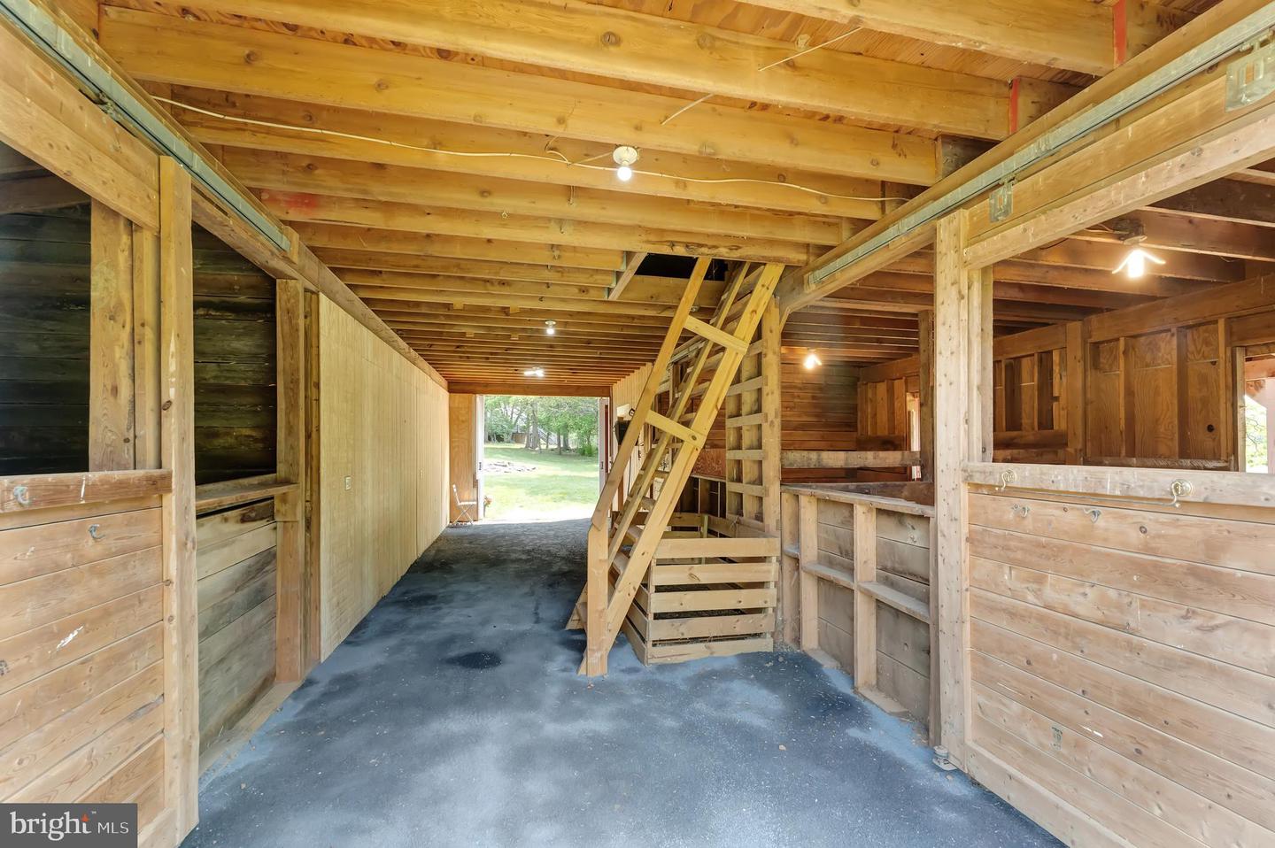 38045 DAWSON GAP LN, HILLSBORO, Virginia 20132, 4 Bedrooms Bedrooms, ,3 BathroomsBathrooms,Residential,For sale,38045 DAWSON GAP LN,VALO2097308 MLS # VALO2097308