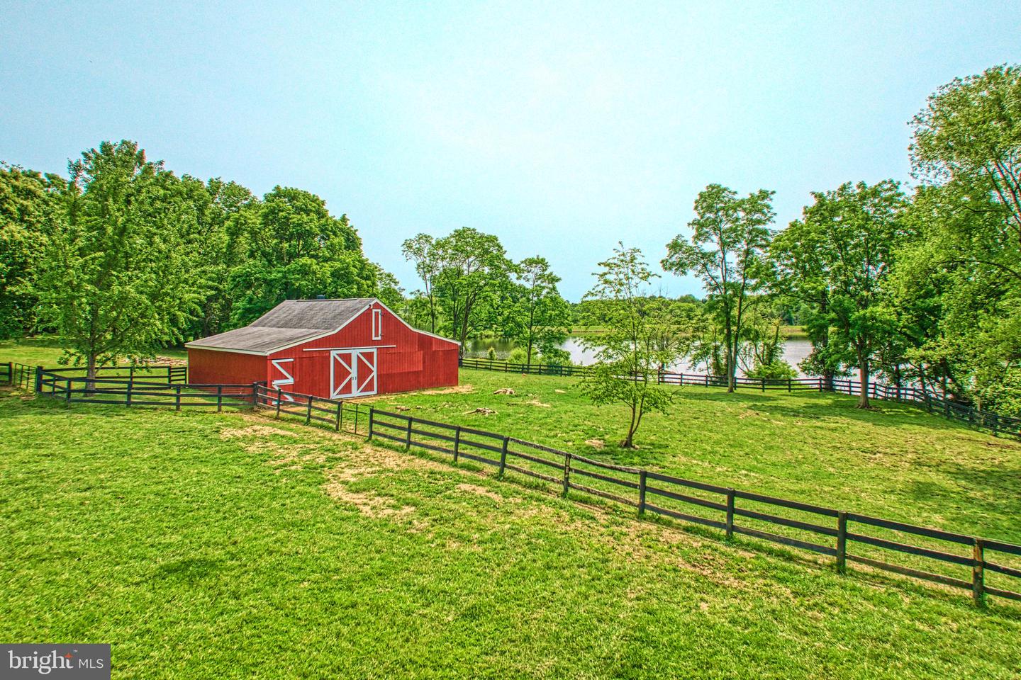 38045 DAWSON GAP LN, HILLSBORO, Virginia 20132, 4 Bedrooms Bedrooms, ,3 BathroomsBathrooms,Residential,For sale,38045 DAWSON GAP LN,VALO2097308 MLS # VALO2097308
