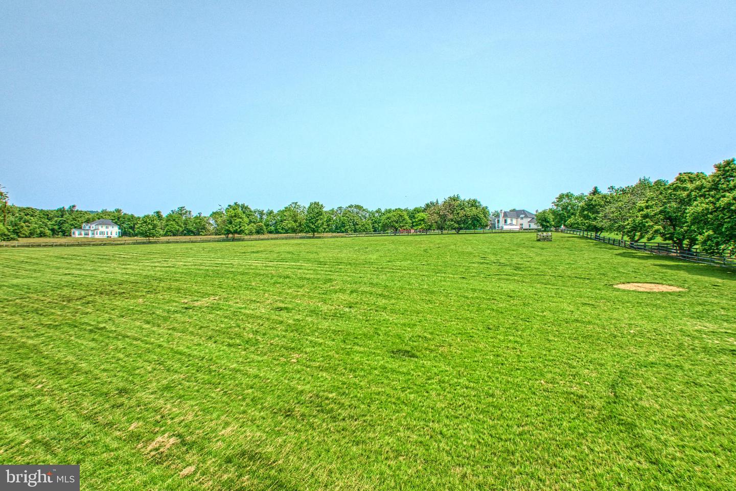 38045 DAWSON GAP LN, HILLSBORO, Virginia 20132, 4 Bedrooms Bedrooms, ,3 BathroomsBathrooms,Residential,For sale,38045 DAWSON GAP LN,VALO2097308 MLS # VALO2097308
