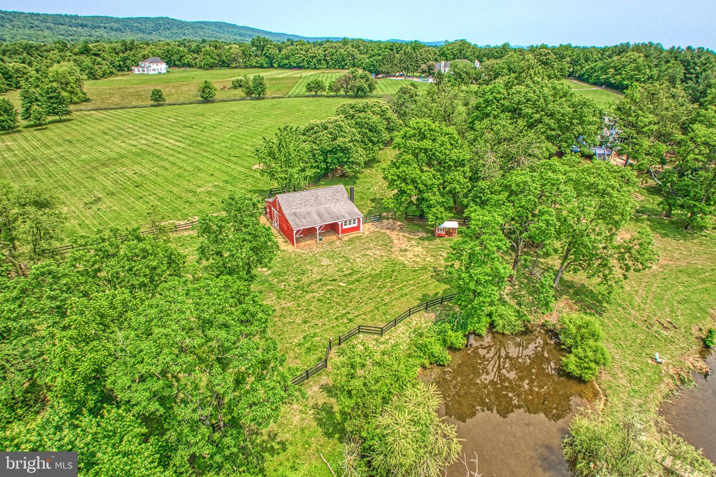 38045 DAWSON GAP LN, HILLSBORO, Virginia 20132, 4 Bedrooms Bedrooms, ,3 BathroomsBathrooms,Residential,For sale,38045 DAWSON GAP LN,VALO2097308 MLS # VALO2097308
