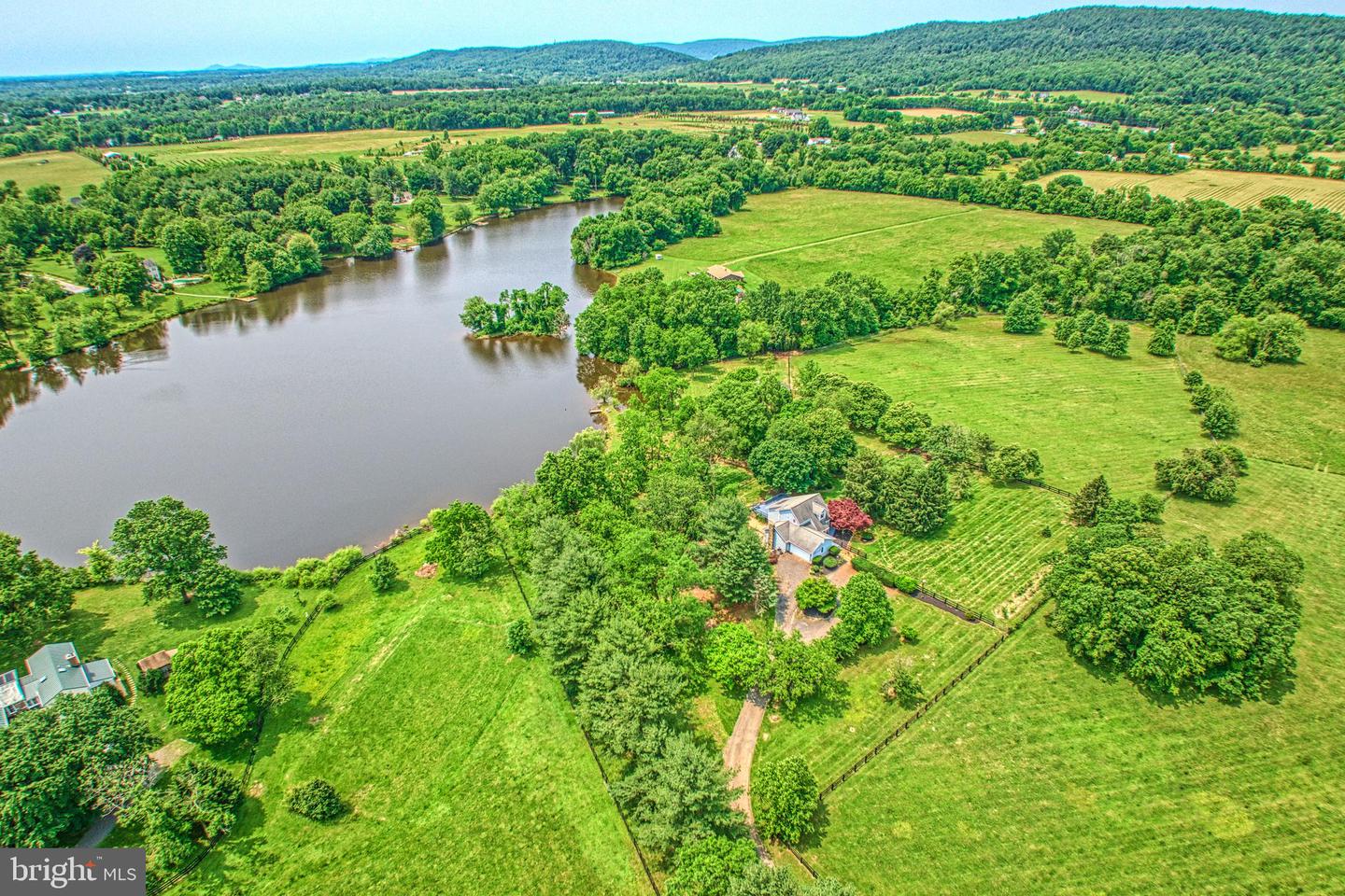 38045 DAWSON GAP LN, HILLSBORO, Virginia 20132, 4 Bedrooms Bedrooms, ,3 BathroomsBathrooms,Residential,For sale,38045 DAWSON GAP LN,VALO2097308 MLS # VALO2097308