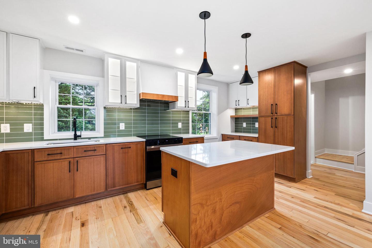 3373 S STAFFORD ST #B2, ARLINGTON, Virginia 22206, 2 Bedrooms Bedrooms, ,2 BathroomsBathrooms,Residential,For sale,3373 S STAFFORD ST #B2,VAAR2058116 MLS # VAAR2058116