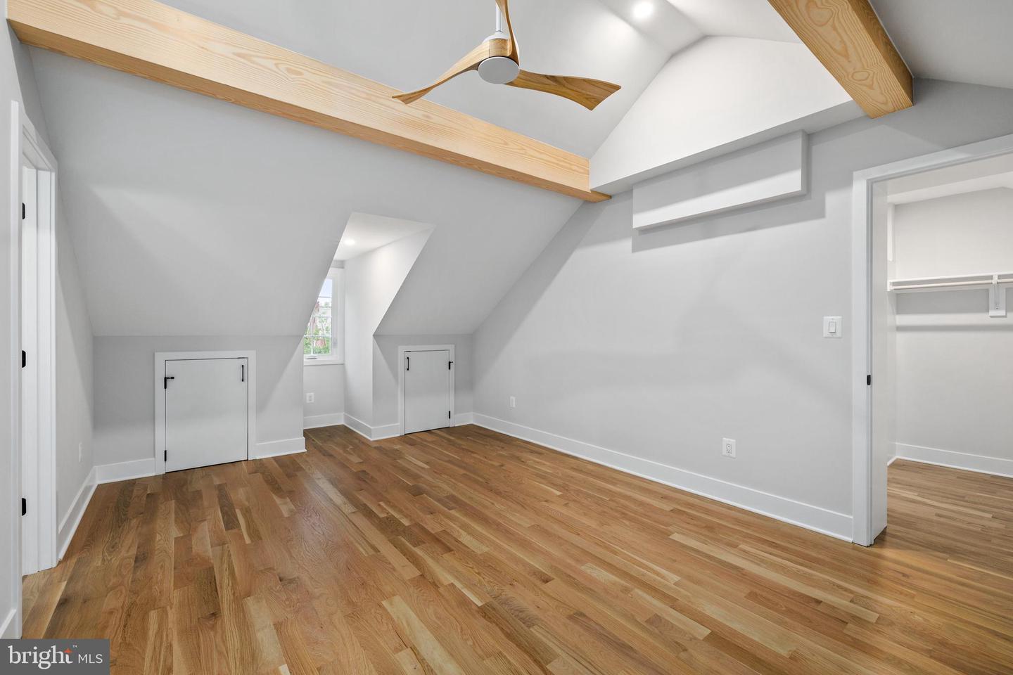 3373 S STAFFORD ST #B2, ARLINGTON, Virginia 22206, 2 Bedrooms Bedrooms, ,2 BathroomsBathrooms,Residential,For sale,3373 S STAFFORD ST #B2,VAAR2058116 MLS # VAAR2058116