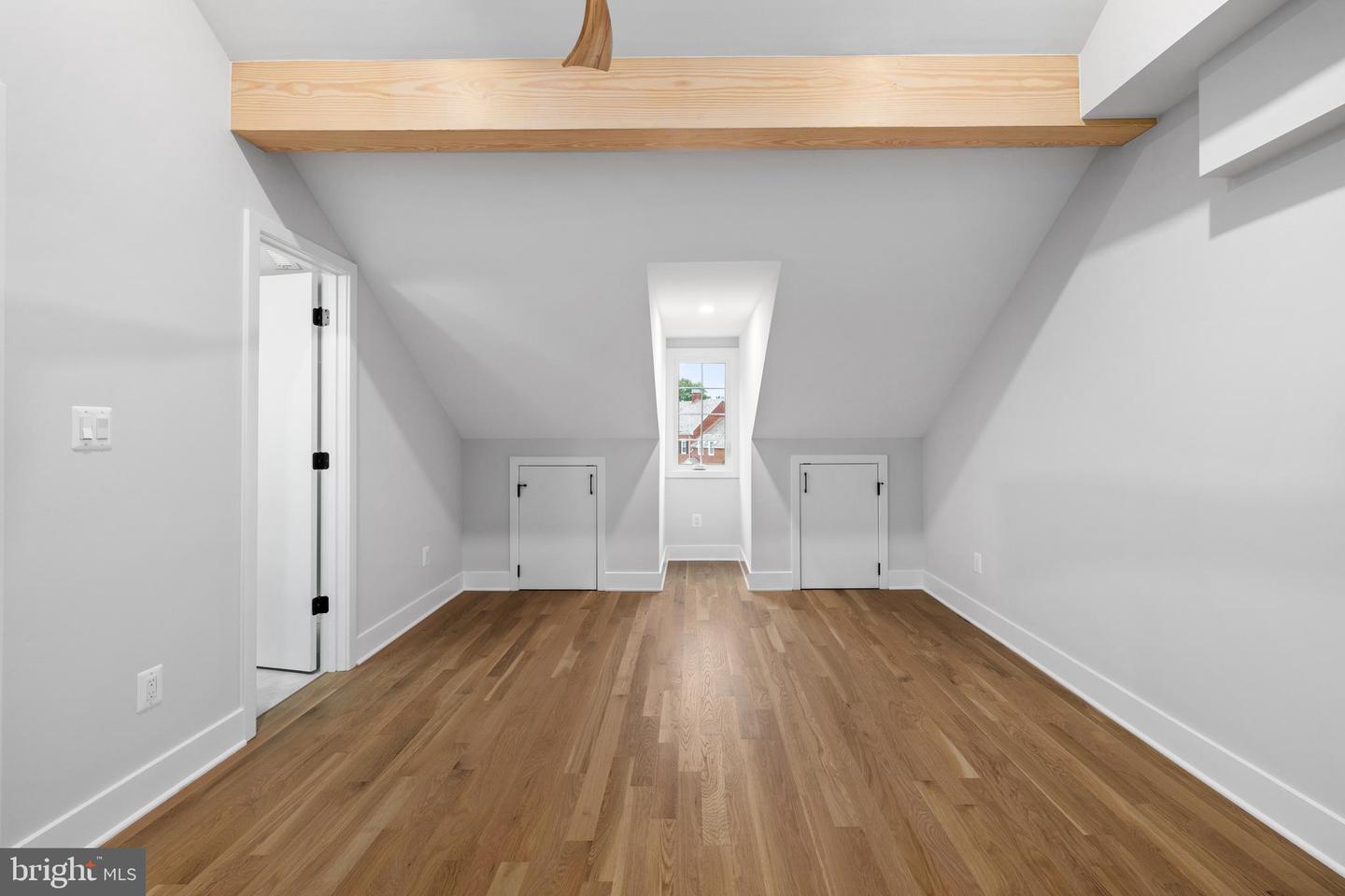 3373 S STAFFORD ST #B2, ARLINGTON, Virginia 22206, 2 Bedrooms Bedrooms, ,2 BathroomsBathrooms,Residential,For sale,3373 S STAFFORD ST #B2,VAAR2058116 MLS # VAAR2058116