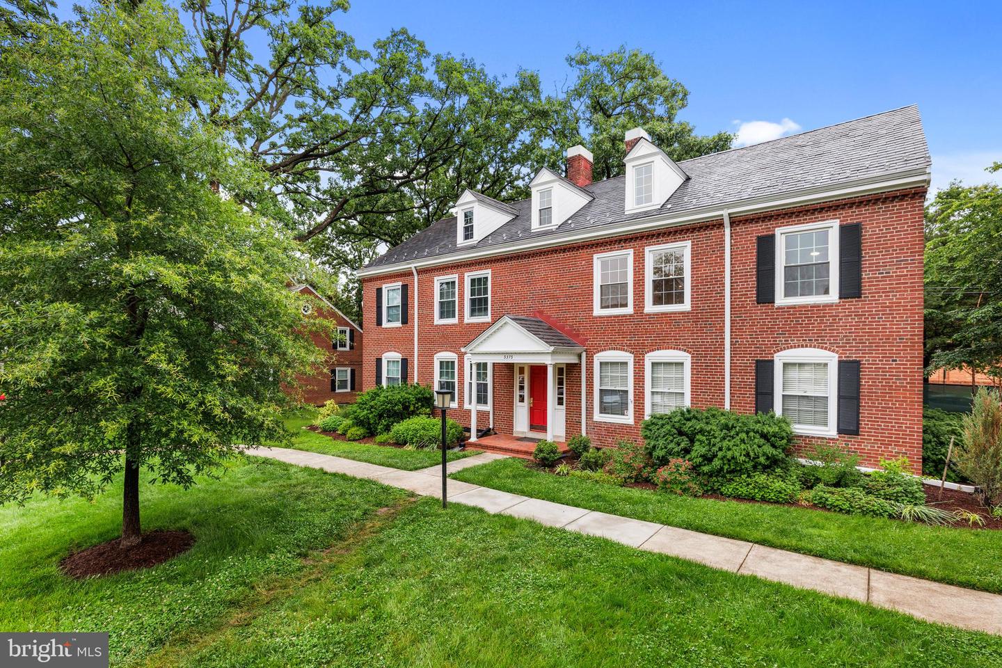 3373 S STAFFORD ST #B2, ARLINGTON, Virginia 22206, 2 Bedrooms Bedrooms, ,2 BathroomsBathrooms,Residential,For sale,3373 S STAFFORD ST #B2,VAAR2058116 MLS # VAAR2058116