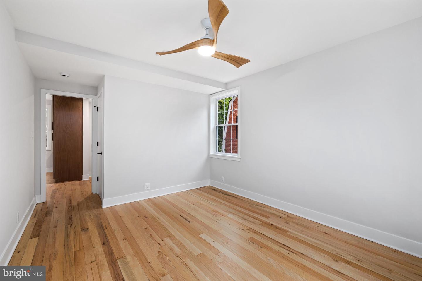 3373 S STAFFORD ST #B2, ARLINGTON, Virginia 22206, 2 Bedrooms Bedrooms, ,2 BathroomsBathrooms,Residential,For sale,3373 S STAFFORD ST #B2,VAAR2058116 MLS # VAAR2058116