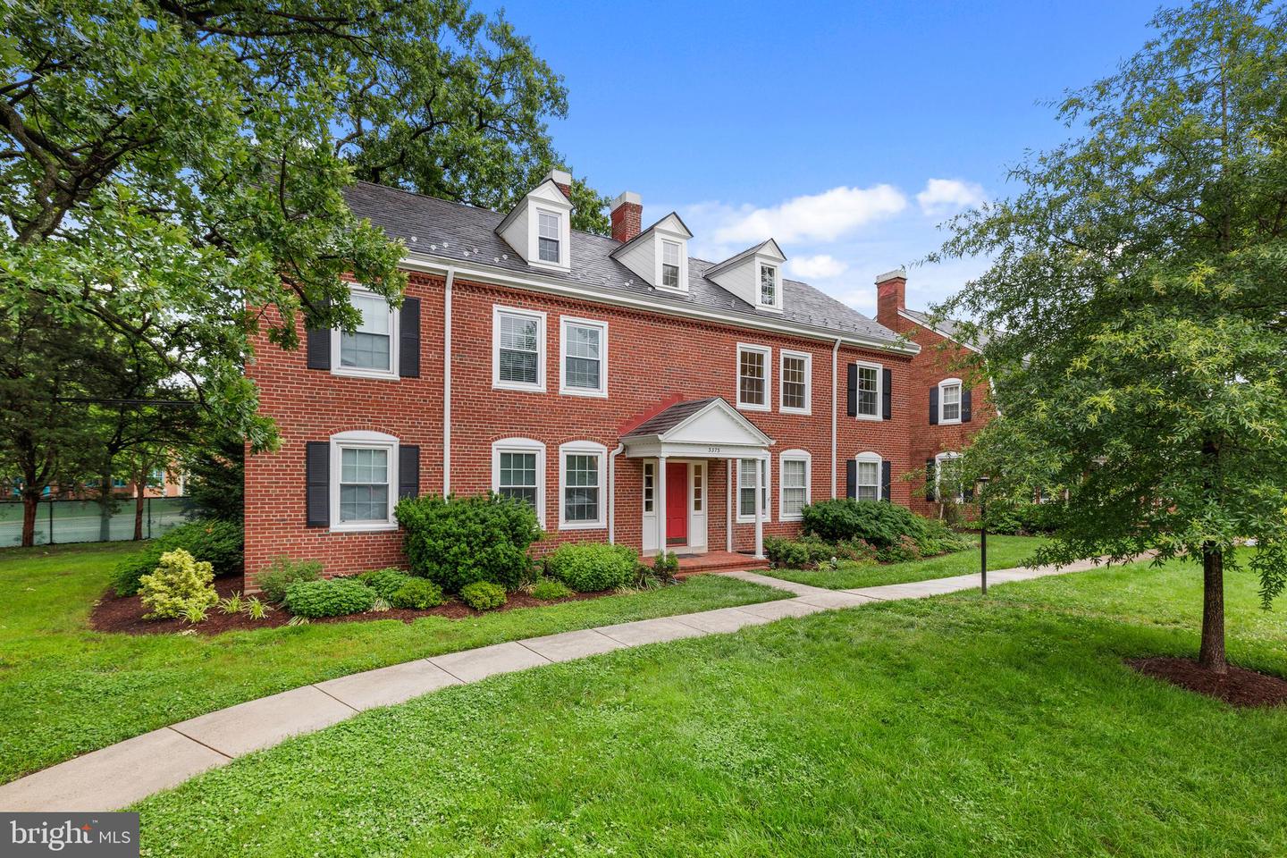 3373 S STAFFORD ST #B2, ARLINGTON, Virginia 22206, 2 Bedrooms Bedrooms, ,2 BathroomsBathrooms,Residential,For sale,3373 S STAFFORD ST #B2,VAAR2058116 MLS # VAAR2058116