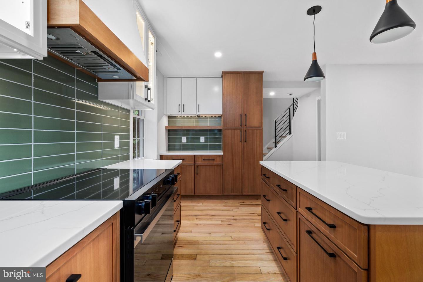 3373 S STAFFORD ST #B2, ARLINGTON, Virginia 22206, 2 Bedrooms Bedrooms, ,2 BathroomsBathrooms,Residential,For sale,3373 S STAFFORD ST #B2,VAAR2058116 MLS # VAAR2058116
