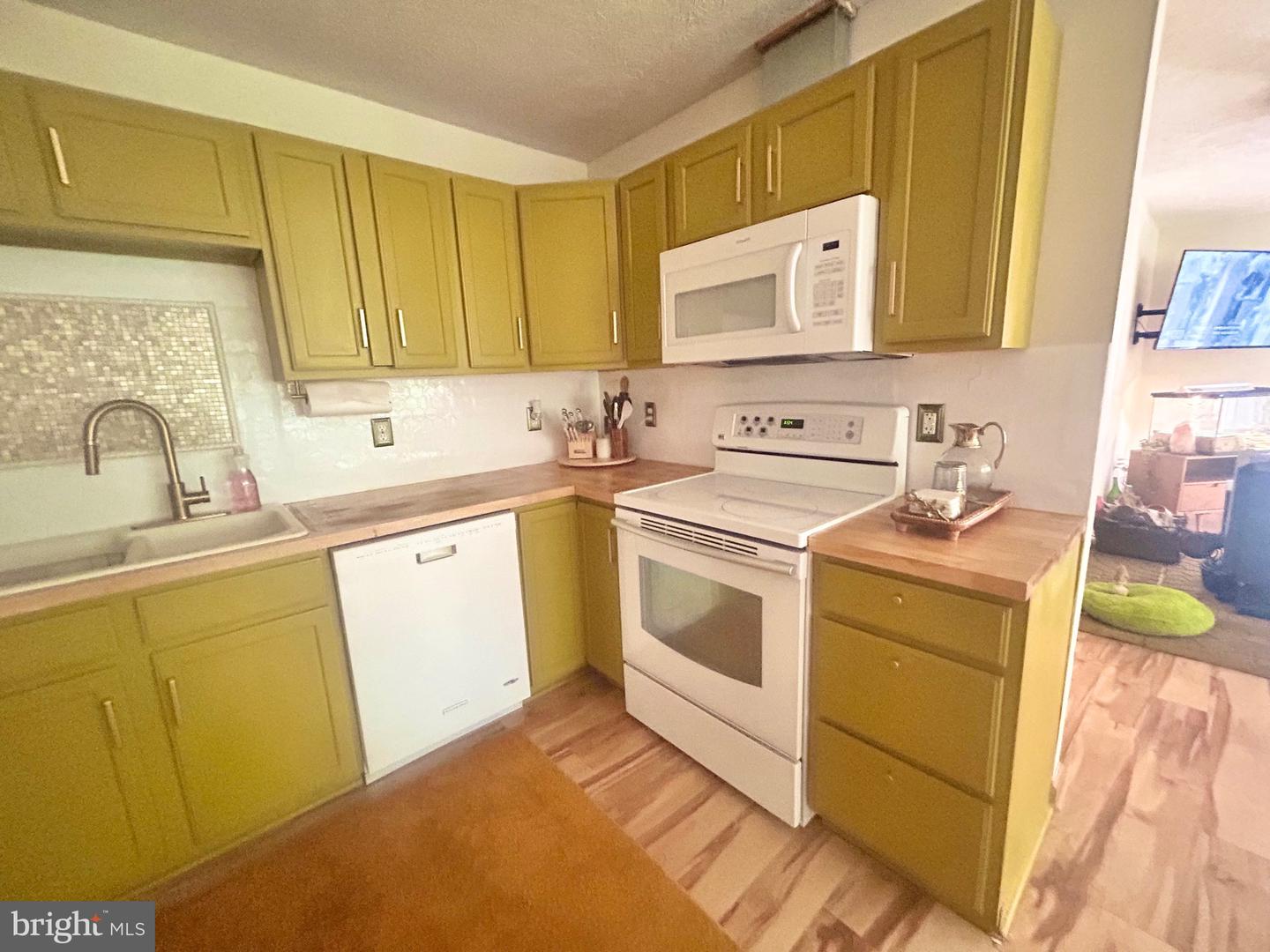 415 ROLLY RD, MOUNT JACKSON, Virginia 22842, 4 Bedrooms Bedrooms, ,2 BathroomsBathrooms,Residential,For sale,415 ROLLY RD,VASH2011558 MLS # VASH2011558