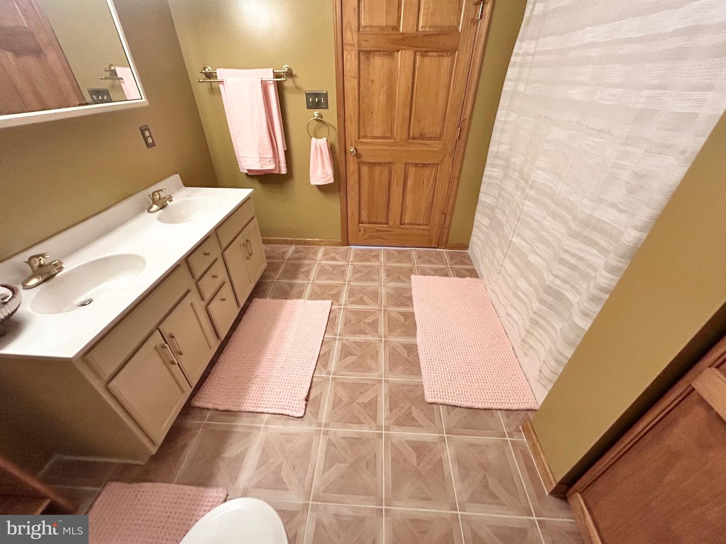 415 ROLLY RD, MOUNT JACKSON, Virginia 22842, 4 Bedrooms Bedrooms, ,2 BathroomsBathrooms,Residential,For sale,415 ROLLY RD,VASH2011558 MLS # VASH2011558