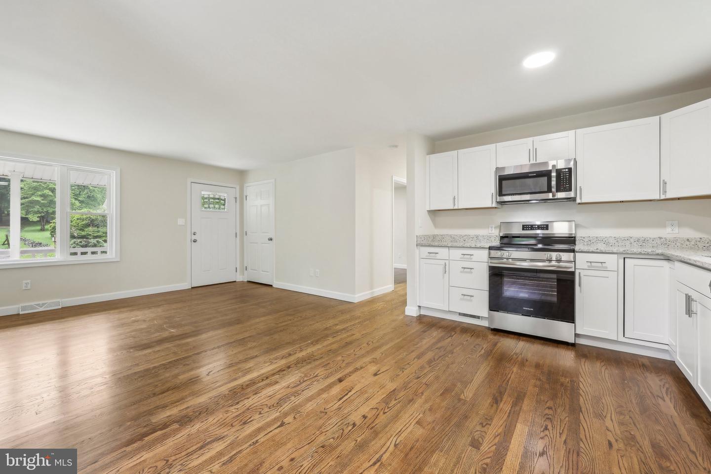945 FICKLEN RD, FREDERICKSBURG, Virginia 22405, 3 Bedrooms Bedrooms, ,2 BathroomsBathrooms,Residential,For sale,945 FICKLEN RD,VAST2039164 MLS # VAST2039164