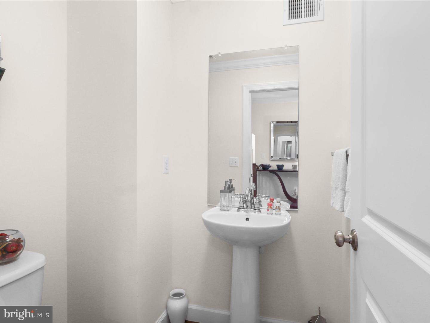 44611 WELLSBORO DR, ASHBURN, Virginia 20147, 5 Bedrooms Bedrooms, ,4 BathroomsBathrooms,Residential,For sale,44611 WELLSBORO DR,VALO2097552 MLS # VALO2097552