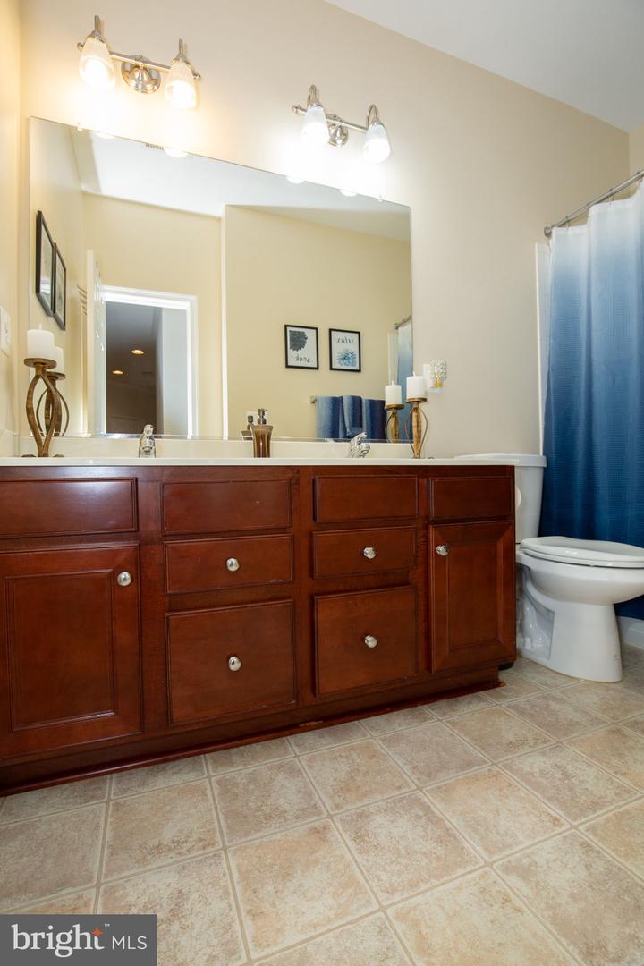 4076 PRESIDENTIAL HILL LOOP, DUMFRIES, Virginia 22025, 4 Bedrooms Bedrooms, ,3 BathroomsBathrooms,Residential,For sale,4076 PRESIDENTIAL HILL LOOP,VAPW2095370 MLS # VAPW2095370