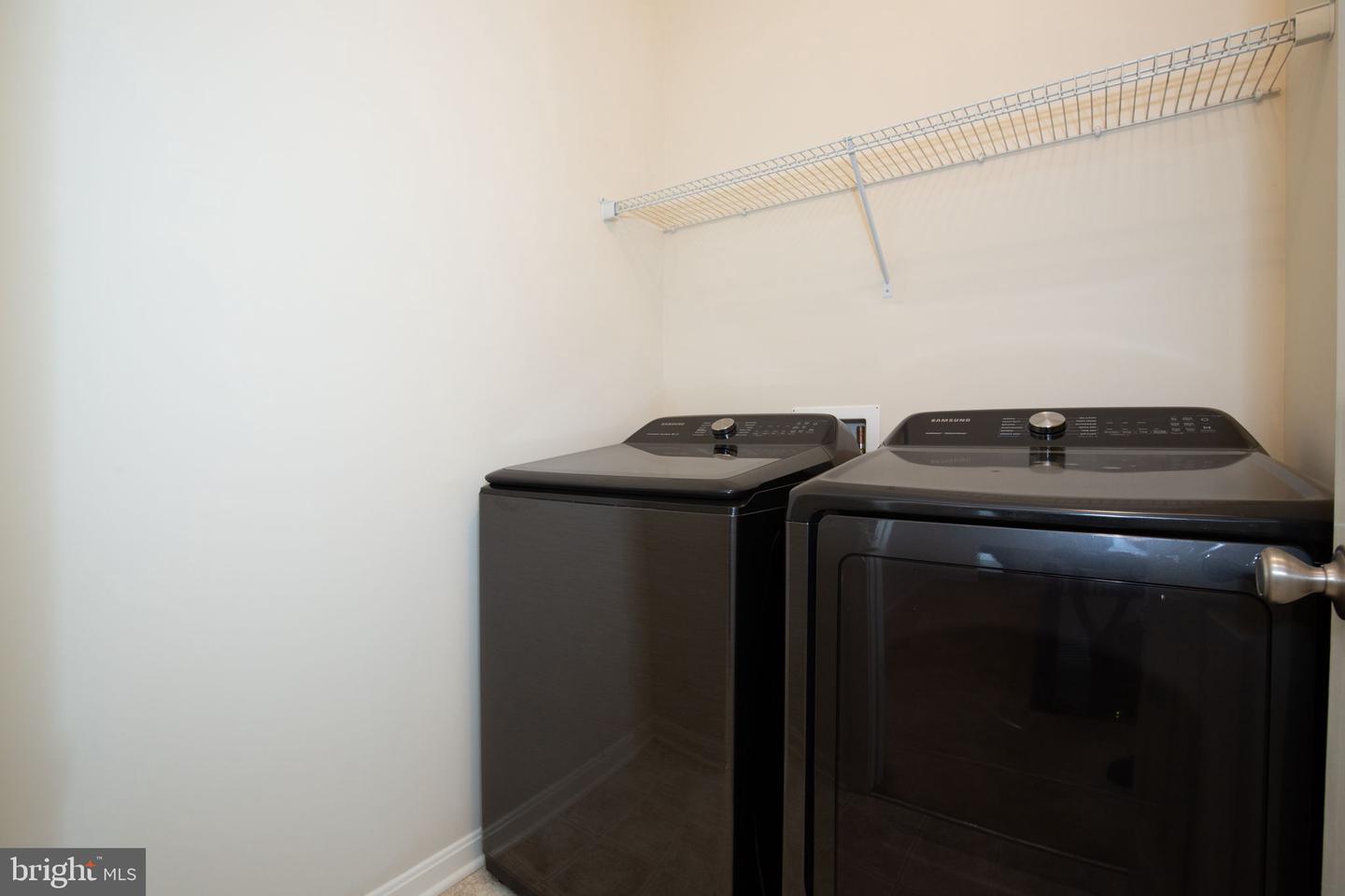 4076 PRESIDENTIAL HILL LOOP, DUMFRIES, Virginia 22025, 4 Bedrooms Bedrooms, ,3 BathroomsBathrooms,Residential,For sale,4076 PRESIDENTIAL HILL LOOP,VAPW2095370 MLS # VAPW2095370
