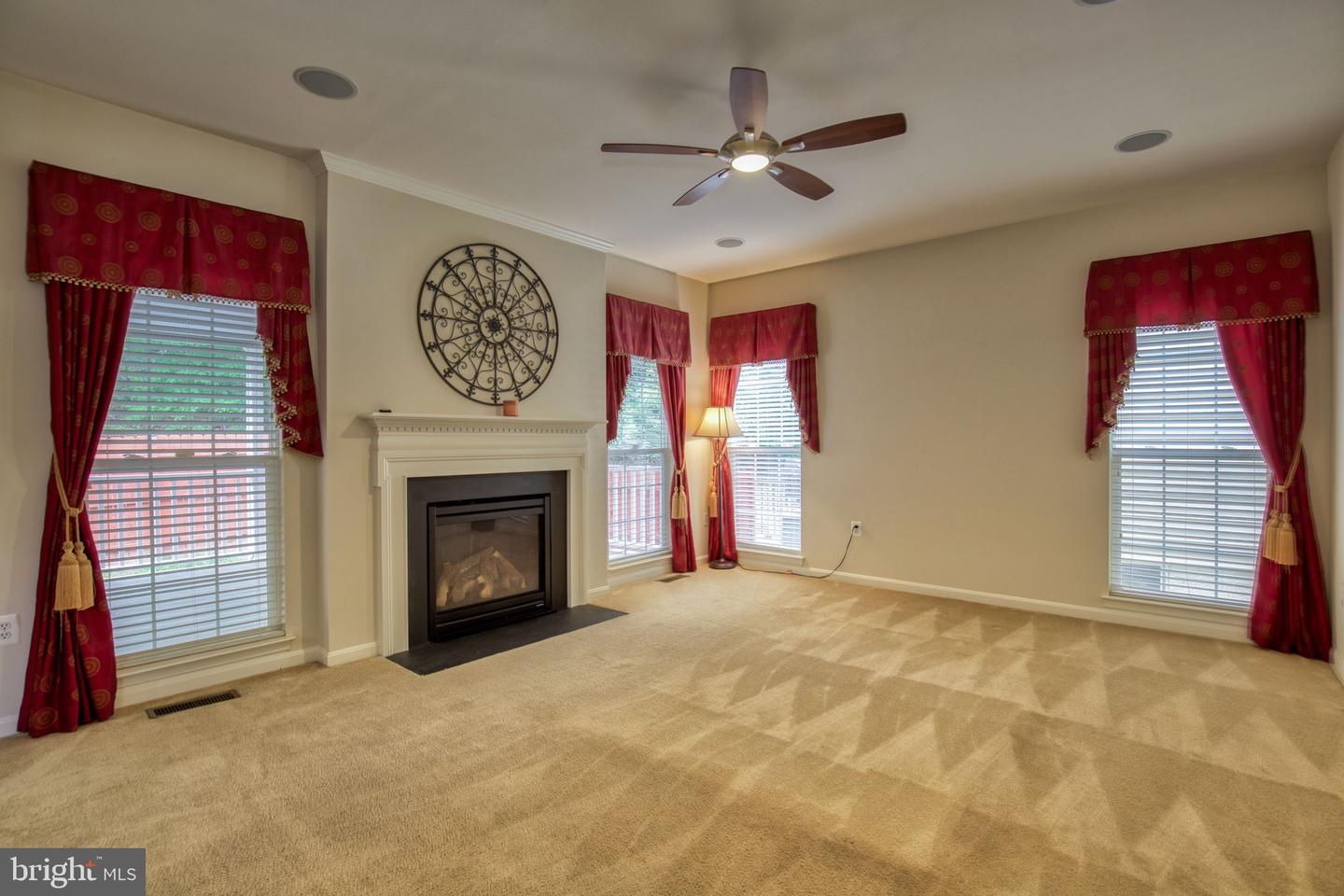 4076 PRESIDENTIAL HILL LOOP, DUMFRIES, Virginia 22025, 4 Bedrooms Bedrooms, ,3 BathroomsBathrooms,Residential,For sale,4076 PRESIDENTIAL HILL LOOP,VAPW2095370 MLS # VAPW2095370