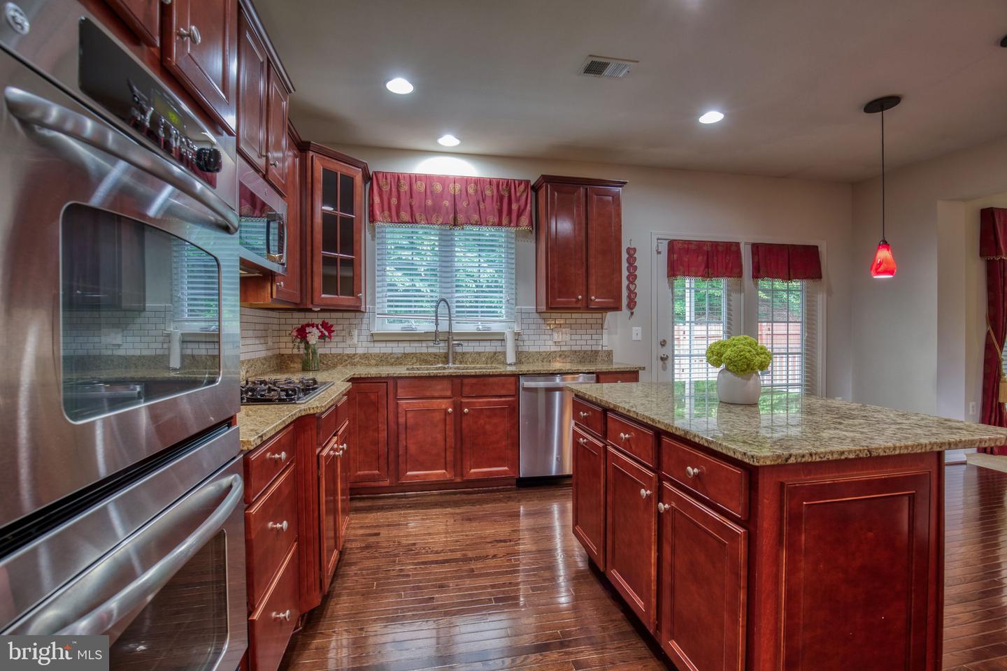 4076 PRESIDENTIAL HILL LOOP, DUMFRIES, Virginia 22025, 4 Bedrooms Bedrooms, ,3 BathroomsBathrooms,Residential,For sale,4076 PRESIDENTIAL HILL LOOP,VAPW2095370 MLS # VAPW2095370