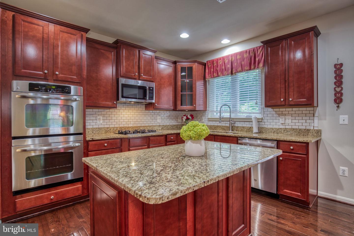 4076 PRESIDENTIAL HILL LOOP, DUMFRIES, Virginia 22025, 4 Bedrooms Bedrooms, ,3 BathroomsBathrooms,Residential,For sale,4076 PRESIDENTIAL HILL LOOP,VAPW2095370 MLS # VAPW2095370