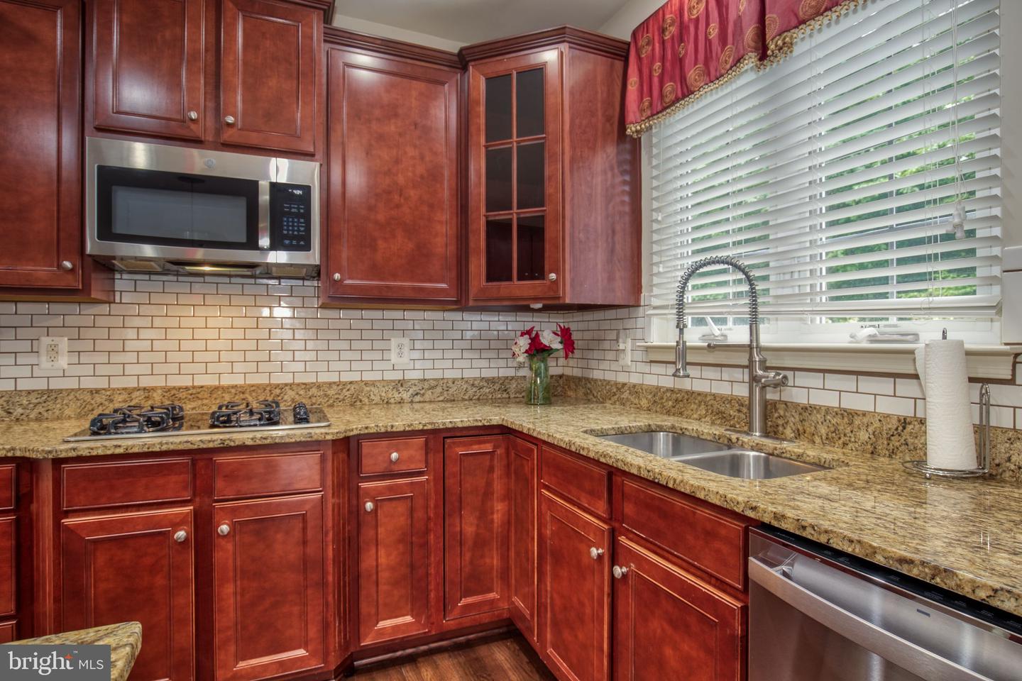 4076 PRESIDENTIAL HILL LOOP, DUMFRIES, Virginia 22025, 4 Bedrooms Bedrooms, ,3 BathroomsBathrooms,Residential,For sale,4076 PRESIDENTIAL HILL LOOP,VAPW2095370 MLS # VAPW2095370