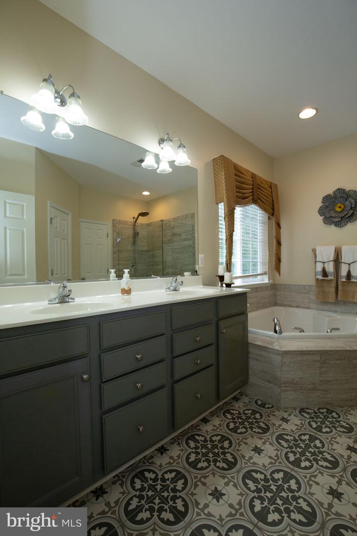 4076 PRESIDENTIAL HILL LOOP, DUMFRIES, Virginia 22025, 4 Bedrooms Bedrooms, ,3 BathroomsBathrooms,Residential,For sale,4076 PRESIDENTIAL HILL LOOP,VAPW2095370 MLS # VAPW2095370