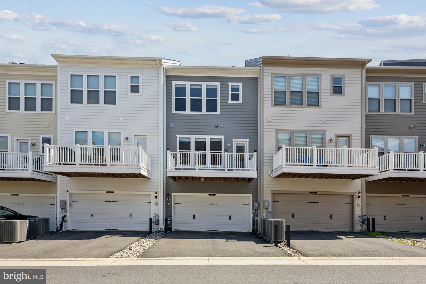 1909 GREENBRIAR HALL RD, DUMFRIES, Virginia 22026, 4 Bedrooms Bedrooms, ,3 BathroomsBathrooms,Residential,For sale,1909 GREENBRIAR HALL RD,VAPW2095630 MLS # VAPW2095630