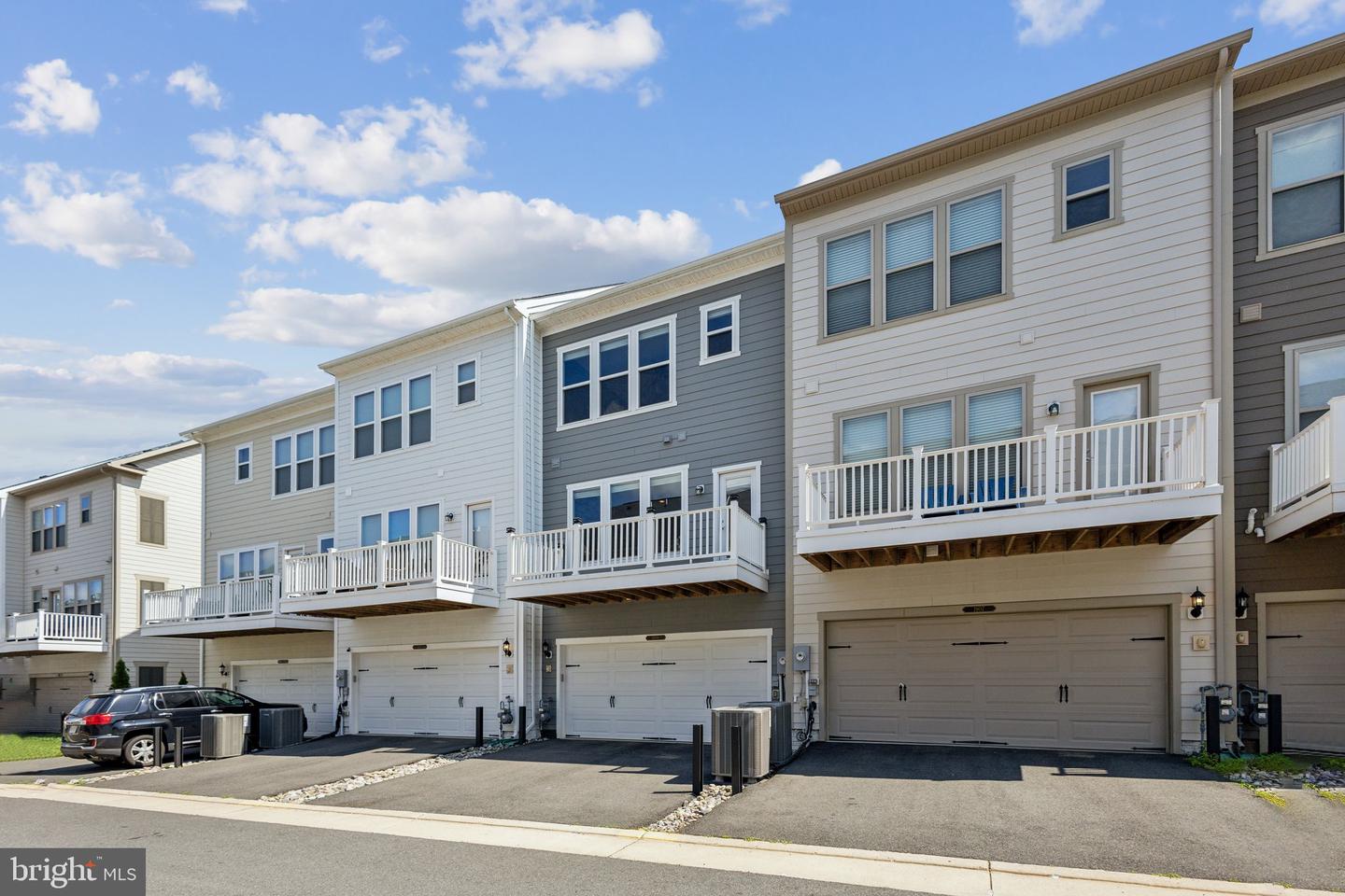 1909 GREENBRIAR HALL RD, DUMFRIES, Virginia 22026, 4 Bedrooms Bedrooms, ,3 BathroomsBathrooms,Residential,For sale,1909 GREENBRIAR HALL RD,VAPW2095630 MLS # VAPW2095630