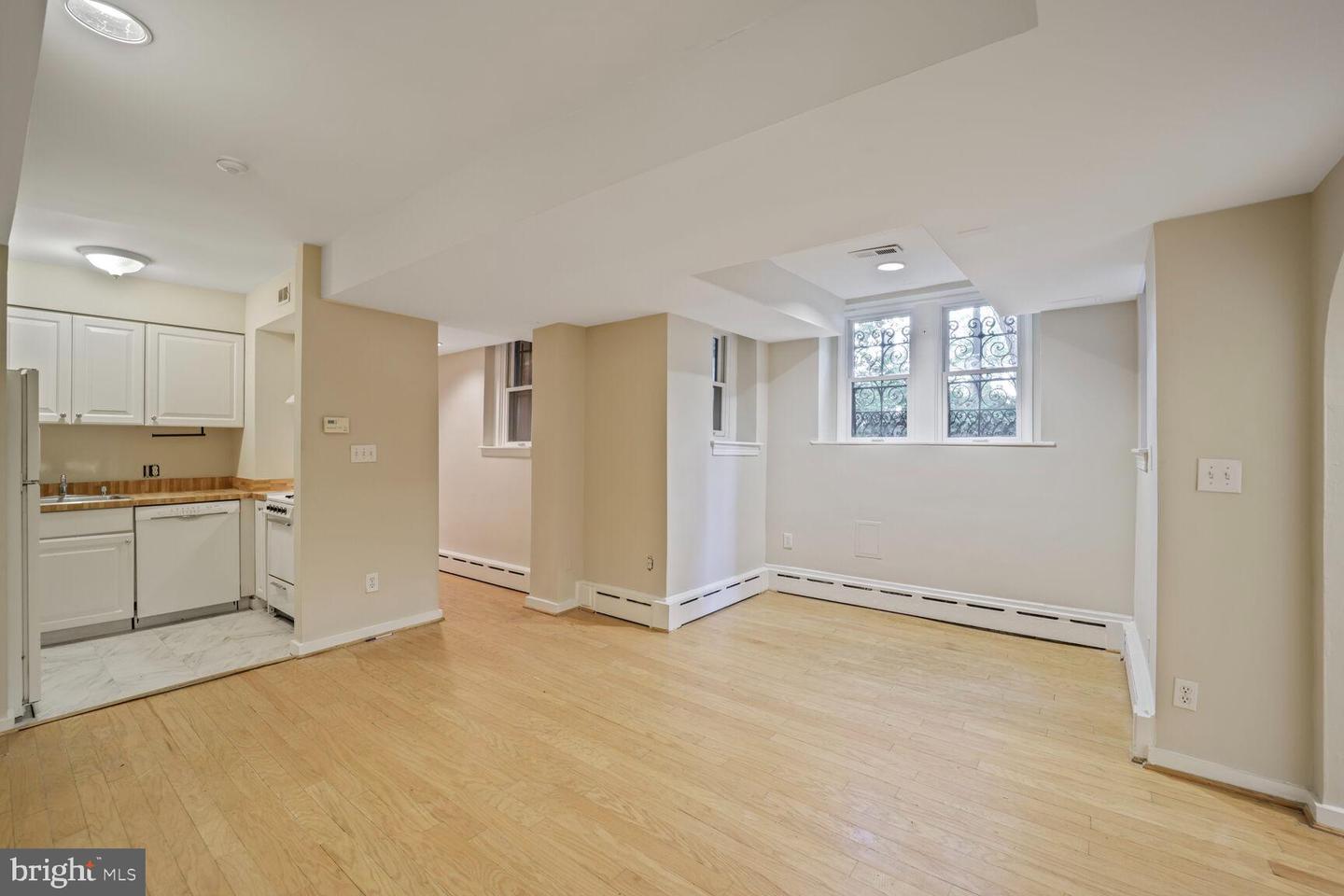 1752 17TH ST NW, WASHINGTON, District Of Columbia 20009, 5 Bedrooms Bedrooms, ,3 BathroomsBathrooms,Residential,For sale,1752 17TH ST NW,DCDC2202410 MLS # DCDC2202410