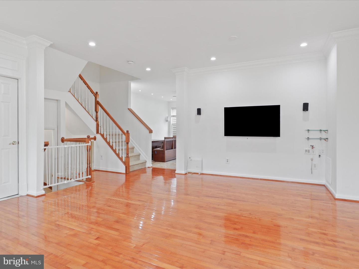 2642 LOGAN WOOD DR, HERNDON, Virginia 20171, 3 Bedrooms Bedrooms, ,3 BathroomsBathrooms,Residential,For sale,2642 LOGAN WOOD DR,VAFX2243410 MLS # VAFX2243410
