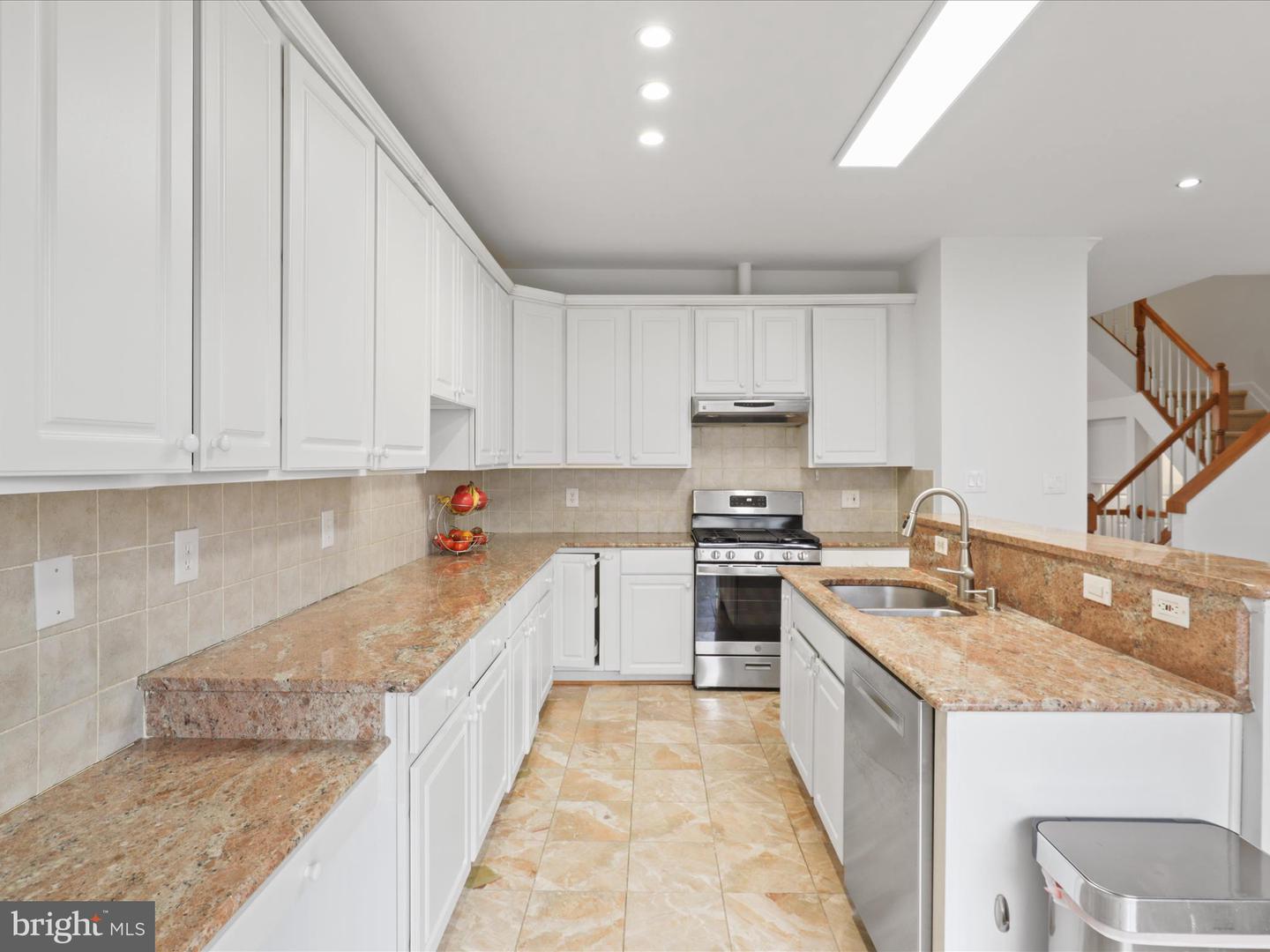 2642 LOGAN WOOD DR, HERNDON, Virginia 20171, 3 Bedrooms Bedrooms, ,3 BathroomsBathrooms,Residential,For sale,2642 LOGAN WOOD DR,VAFX2243410 MLS # VAFX2243410