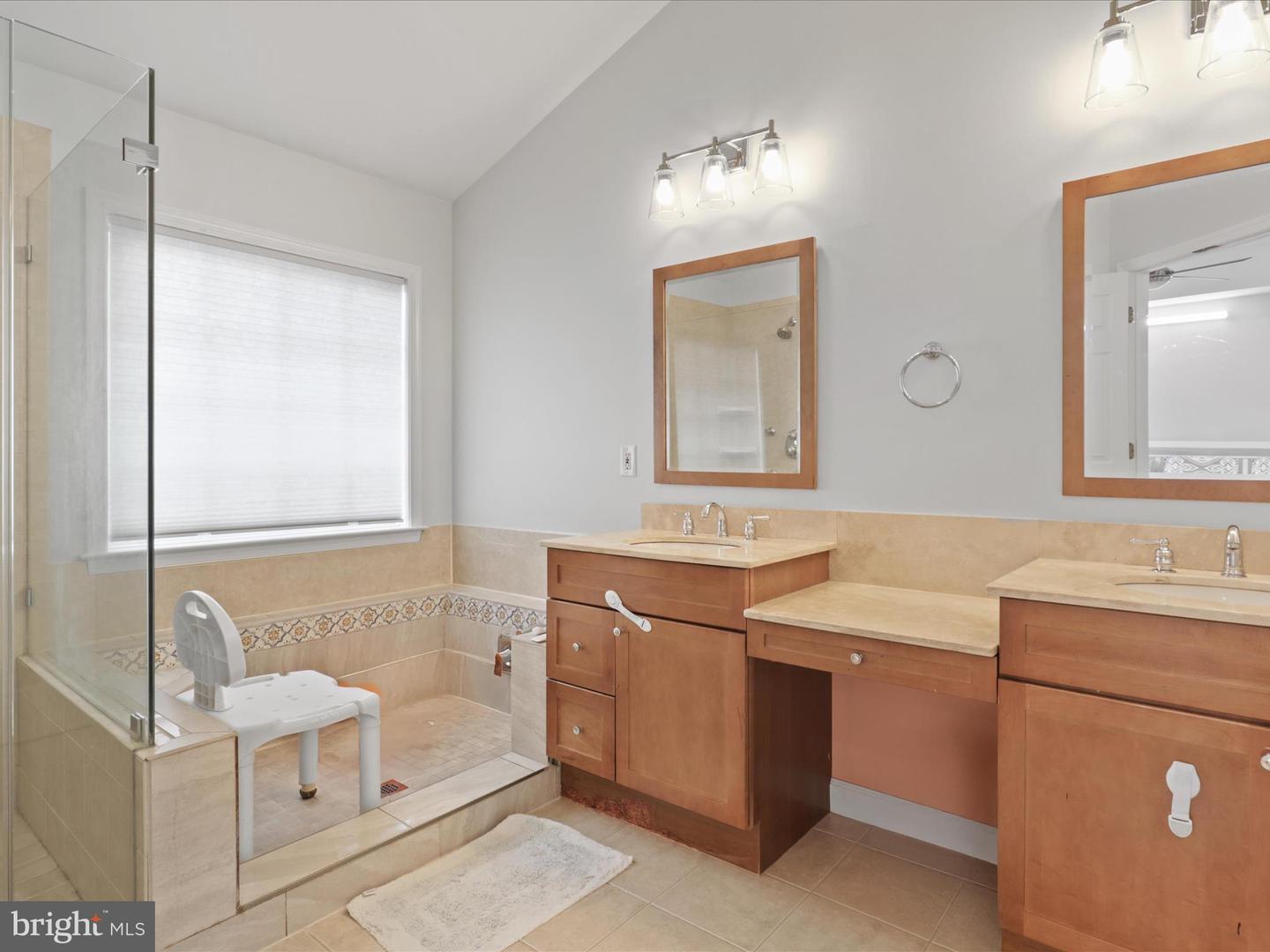 2642 LOGAN WOOD DR, HERNDON, Virginia 20171, 3 Bedrooms Bedrooms, ,3 BathroomsBathrooms,Residential,For sale,2642 LOGAN WOOD DR,VAFX2243410 MLS # VAFX2243410