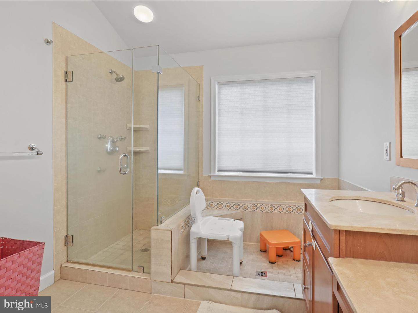 2642 LOGAN WOOD DR, HERNDON, Virginia 20171, 3 Bedrooms Bedrooms, ,3 BathroomsBathrooms,Residential,For sale,2642 LOGAN WOOD DR,VAFX2243410 MLS # VAFX2243410