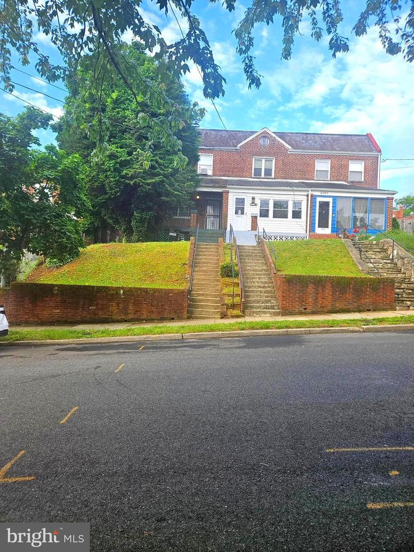 3959 R ST SE, WASHINGTON, District Of Columbia 20020, 3 Bedrooms Bedrooms, ,1 BathroomBathrooms,Residential,For sale,3959 R ST SE,DCDC2202646 MLS # DCDC2202646