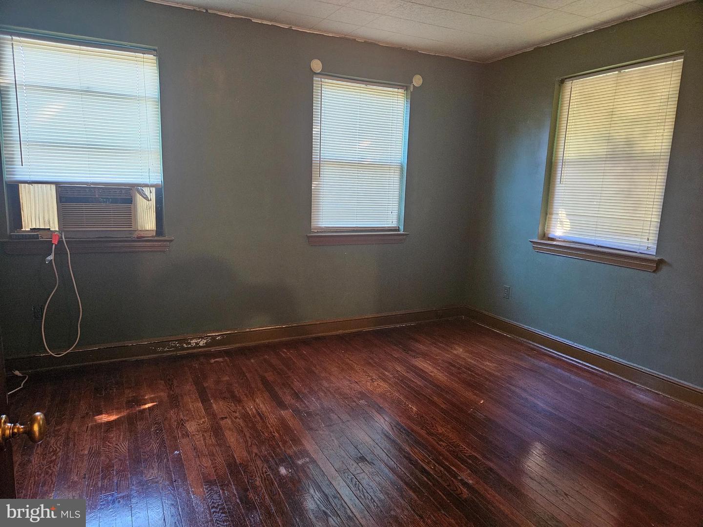 3959 R ST SE, WASHINGTON, District Of Columbia 20020, 3 Bedrooms Bedrooms, ,1 BathroomBathrooms,Residential,For sale,3959 R ST SE,DCDC2202646 MLS # DCDC2202646