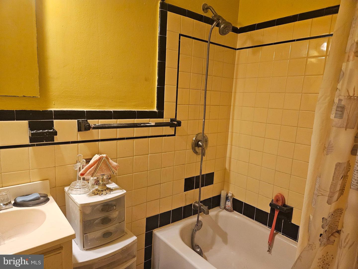 3959 R ST SE, WASHINGTON, District Of Columbia 20020, 3 Bedrooms Bedrooms, ,1 BathroomBathrooms,Residential,For sale,3959 R ST SE,DCDC2202646 MLS # DCDC2202646