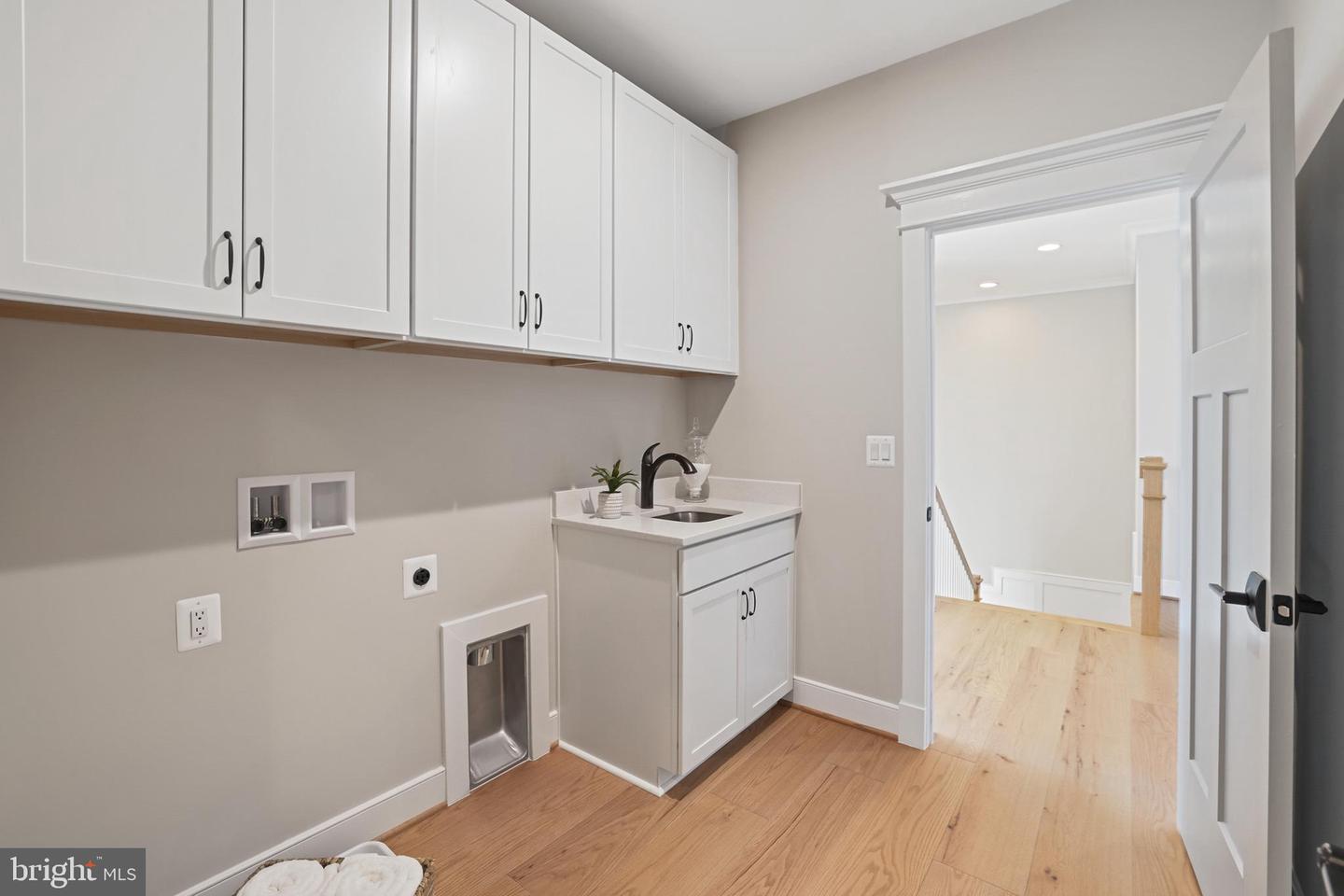 9435 OLD COURTHOUSE RD, VIENNA, Virginia 22182, 6 Bedrooms Bedrooms, ,5 BathroomsBathrooms,Residential,For sale,9435 OLD COURTHOUSE RD,VAFX2243658 MLS # VAFX2243658