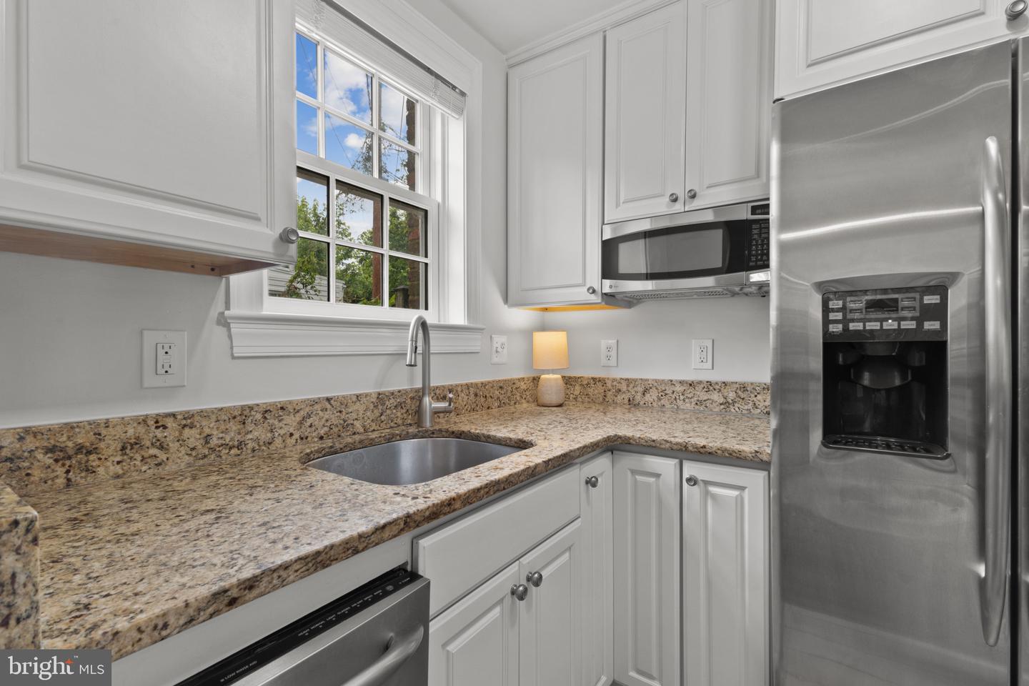 823 CHURCH ST, ALEXANDRIA, Virginia 22314, 2 Bedrooms Bedrooms, 9 Rooms Rooms,2 BathroomsBathrooms,Residential,For sale,823 CHURCH ST,VAAX2045776 MLS # VAAX2045776