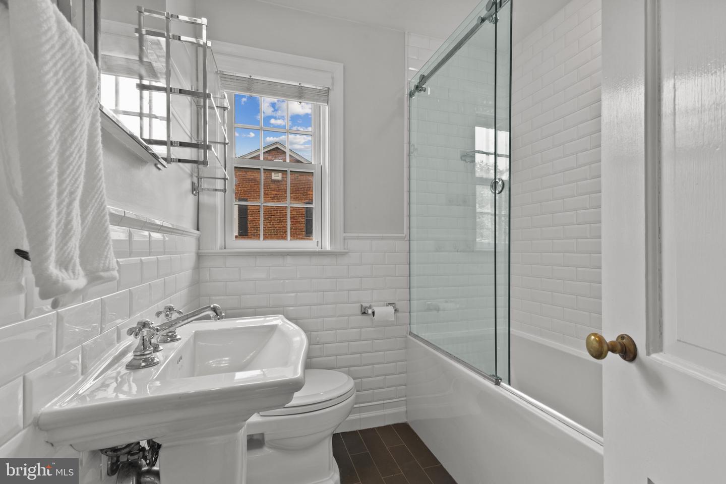 823 CHURCH ST, ALEXANDRIA, Virginia 22314, 2 Bedrooms Bedrooms, 9 Rooms Rooms,2 BathroomsBathrooms,Residential,For sale,823 CHURCH ST,VAAX2045776 MLS # VAAX2045776