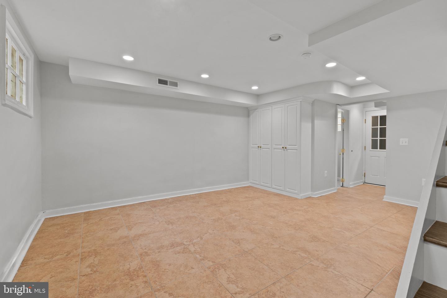 823 CHURCH ST, ALEXANDRIA, Virginia 22314, 2 Bedrooms Bedrooms, 9 Rooms Rooms,2 BathroomsBathrooms,Residential,For sale,823 CHURCH ST,VAAX2045776 MLS # VAAX2045776