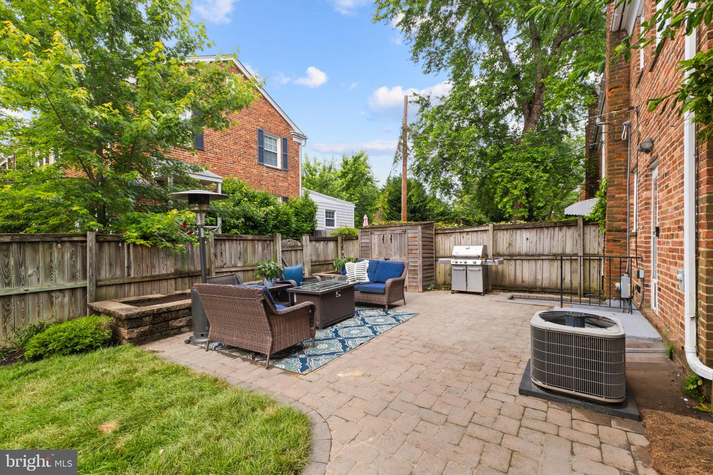 823 CHURCH ST, ALEXANDRIA, Virginia 22314, 2 Bedrooms Bedrooms, 9 Rooms Rooms,2 BathroomsBathrooms,Residential,For sale,823 CHURCH ST,VAAX2045776 MLS # VAAX2045776