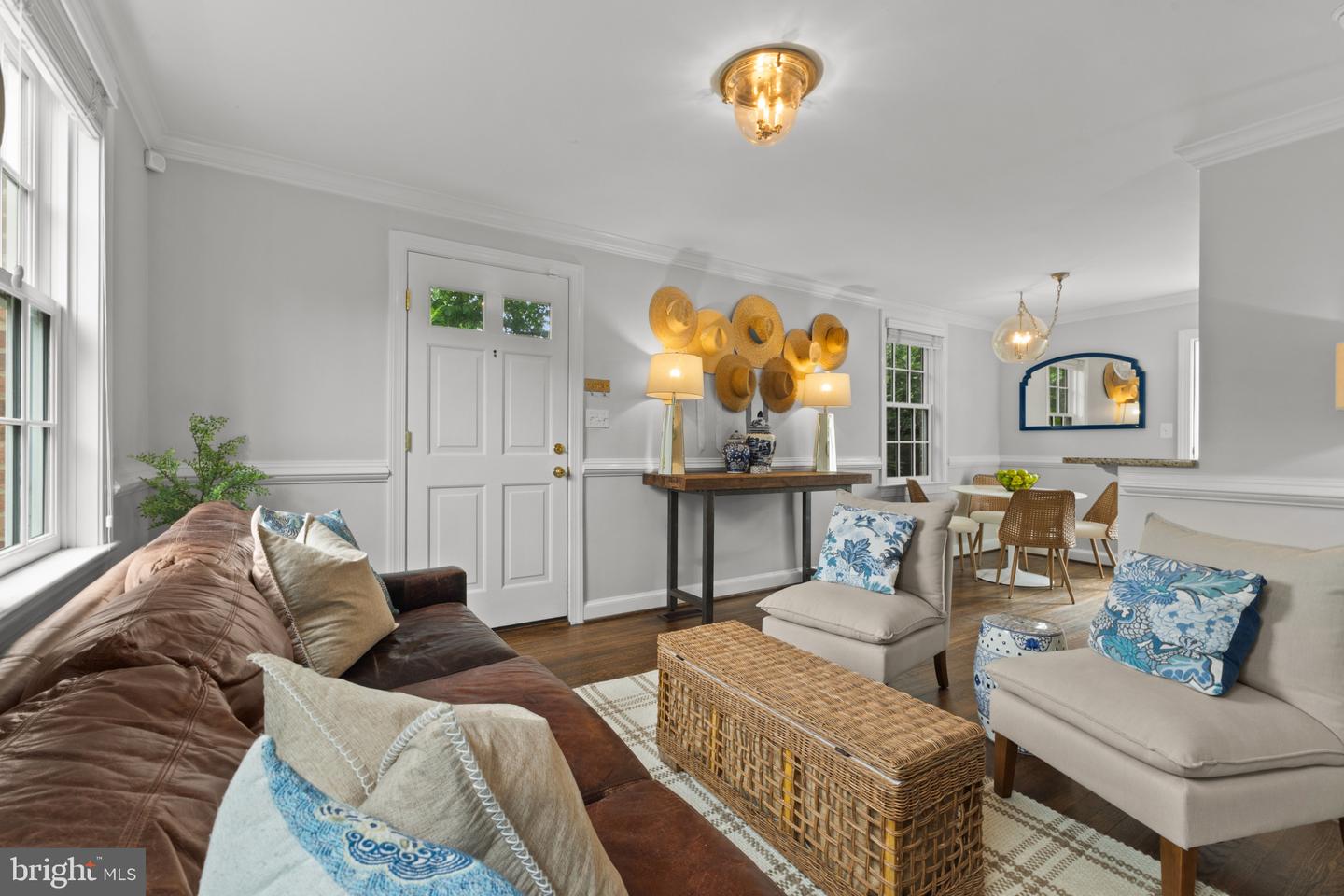 823 CHURCH ST, ALEXANDRIA, Virginia 22314, 2 Bedrooms Bedrooms, 9 Rooms Rooms,2 BathroomsBathrooms,Residential,For sale,823 CHURCH ST,VAAX2045776 MLS # VAAX2045776