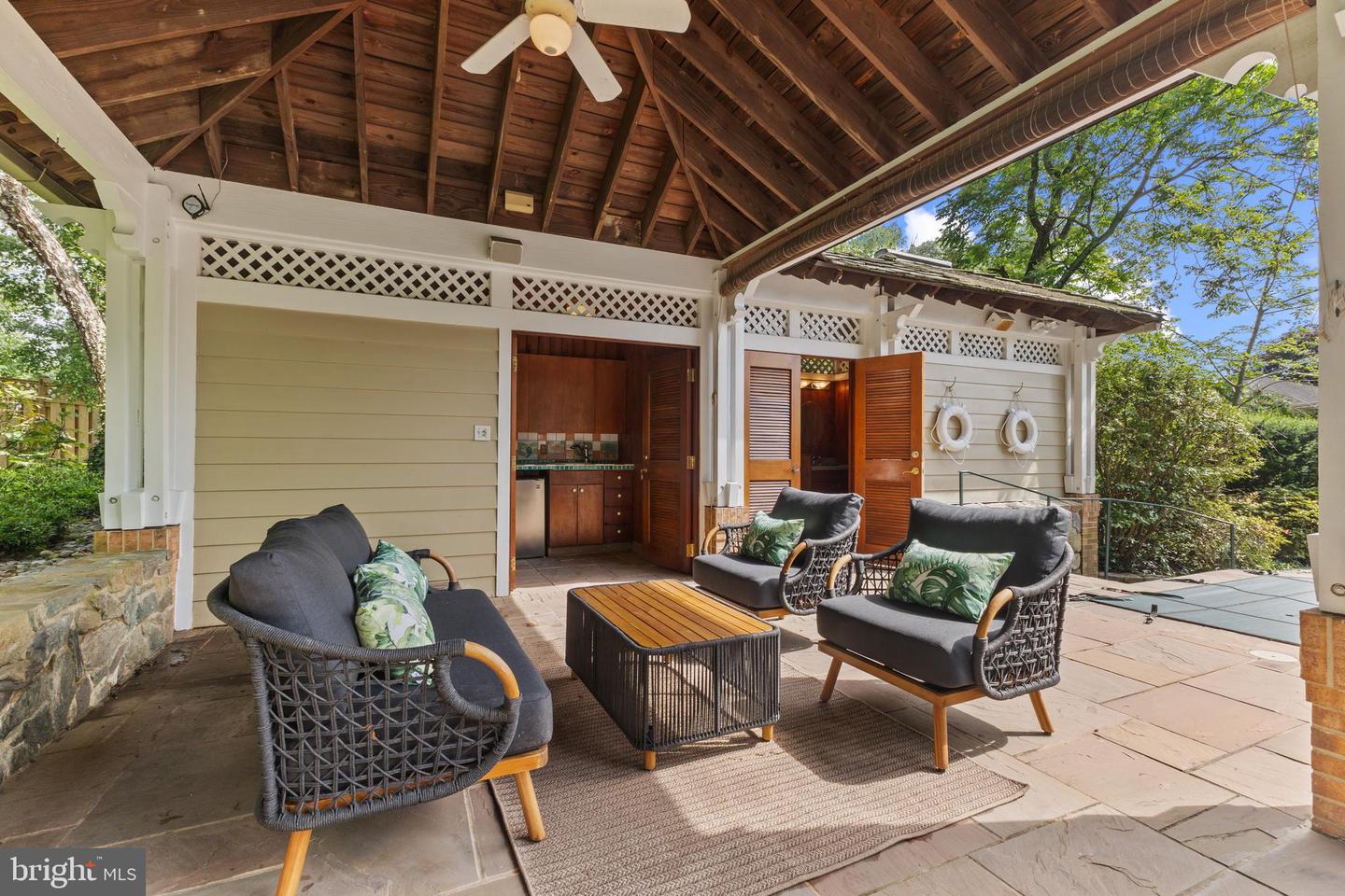 3713 TEMPLETON PL, ALEXANDRIA, Virginia 22304, 6 Bedrooms Bedrooms, ,4 BathroomsBathrooms,Residential,For sale,3713 TEMPLETON PL,VAAX2045778 MLS # VAAX2045778