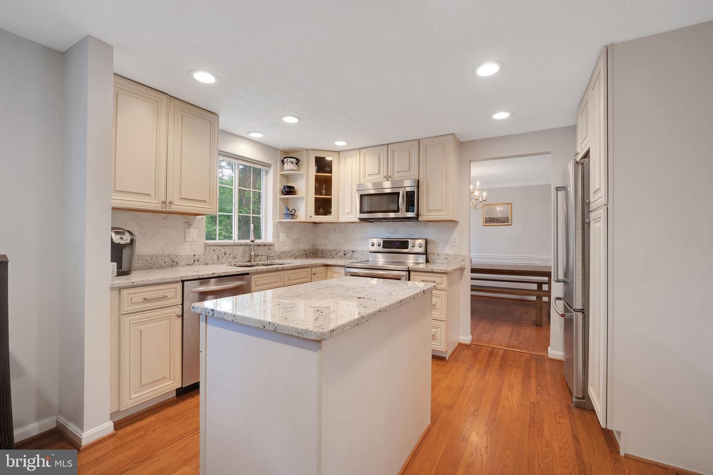 1127 RIVA RIDGE DR, GREAT FALLS, Virginia 22066, 5 Bedrooms Bedrooms, ,3 BathroomsBathrooms,Residential,For sale,1127 RIVA RIDGE DR,VAFX2243782 MLS # VAFX2243782