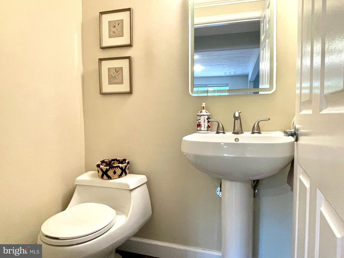 1127 RIVA RIDGE DR, GREAT FALLS, Virginia 22066, 5 Bedrooms Bedrooms, ,3 BathroomsBathrooms,Residential,For sale,1127 RIVA RIDGE DR,VAFX2243782 MLS # VAFX2243782