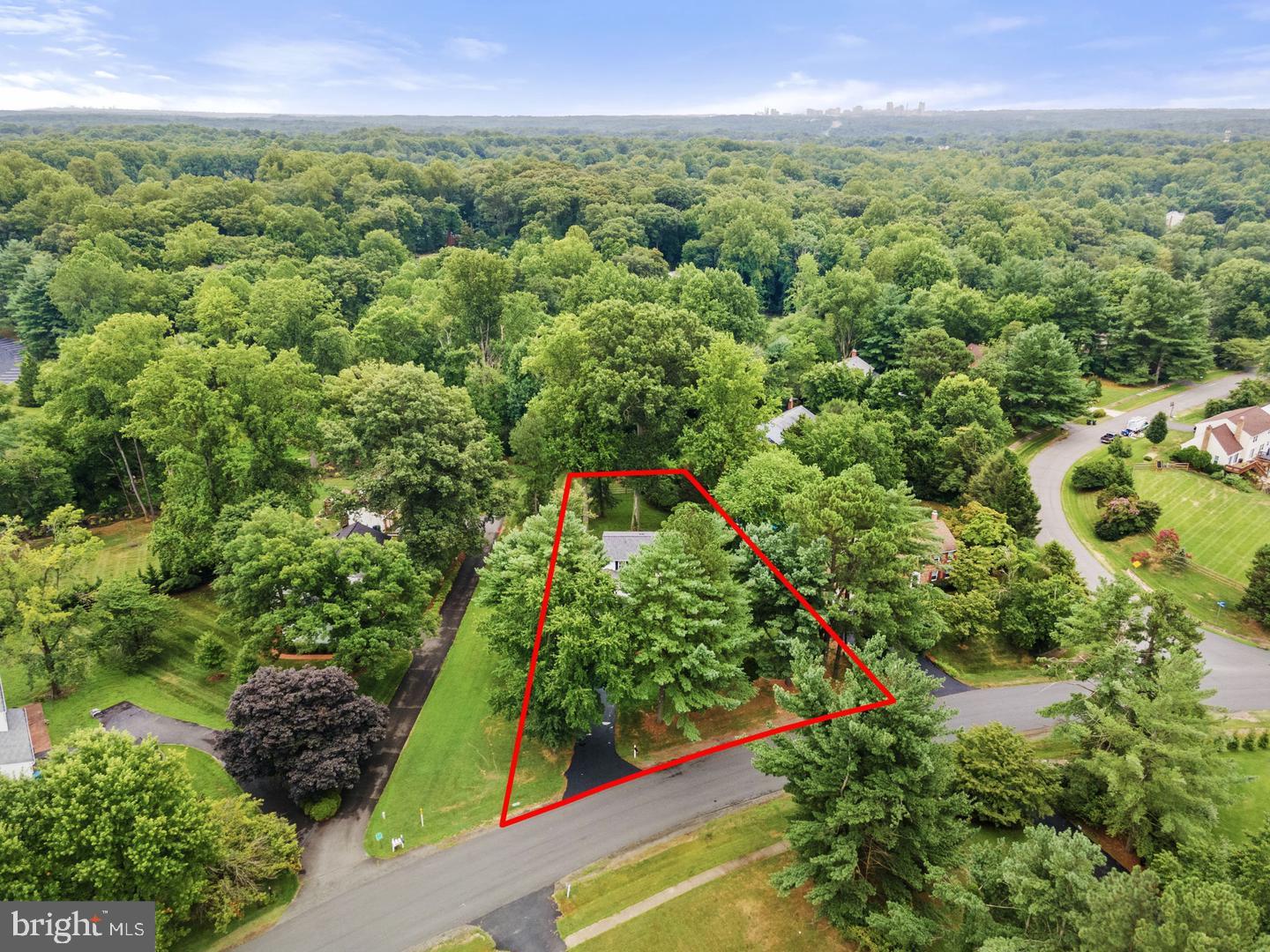 1127 RIVA RIDGE DR, GREAT FALLS, Virginia 22066, 5 Bedrooms Bedrooms, ,3 BathroomsBathrooms,Residential,For sale,1127 RIVA RIDGE DR,VAFX2243782 MLS # VAFX2243782