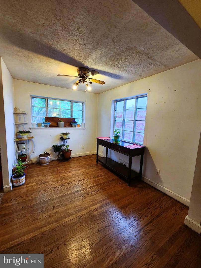 6029 AMHERST AVE, SPRINGFIELD, Virginia 22150, 4 Bedrooms Bedrooms, ,2 BathroomsBathrooms,Residential,For sale,6029 AMHERST AVE,VAFX2243794 MLS # VAFX2243794