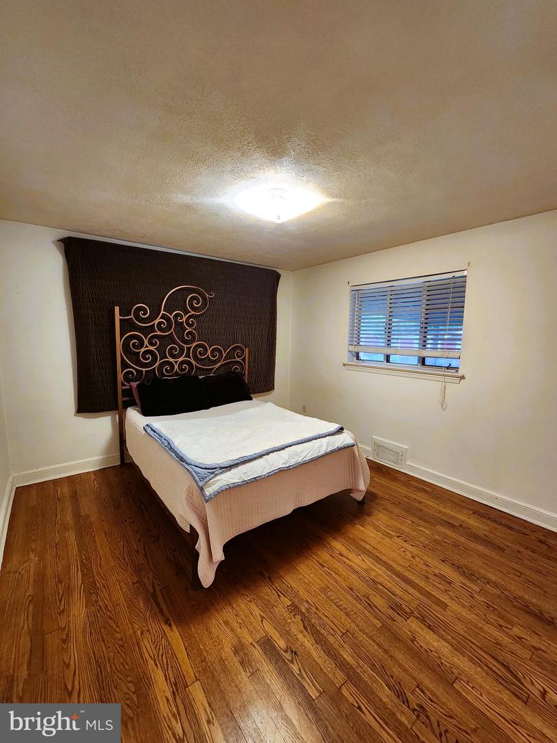 6029 AMHERST AVE, SPRINGFIELD, Virginia 22150, 4 Bedrooms Bedrooms, ,2 BathroomsBathrooms,Residential,For sale,6029 AMHERST AVE,VAFX2243794 MLS # VAFX2243794
